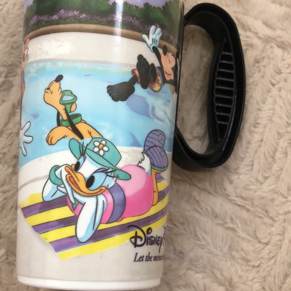 Minnie Mickey Pool scene Disney Parks Plastic Travel Mug Cup 16 oz EUC - Picture 5 of 16